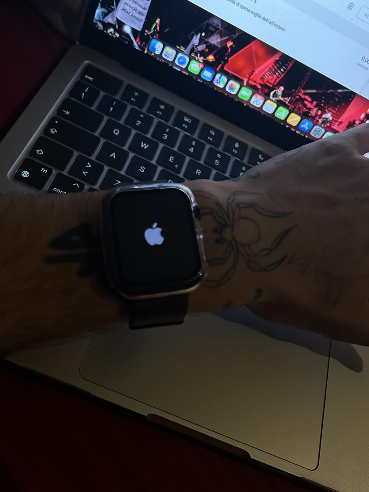 Apple Watch SE 2ª gen GPS + Cellular 44mm smartwatch mezzanotte