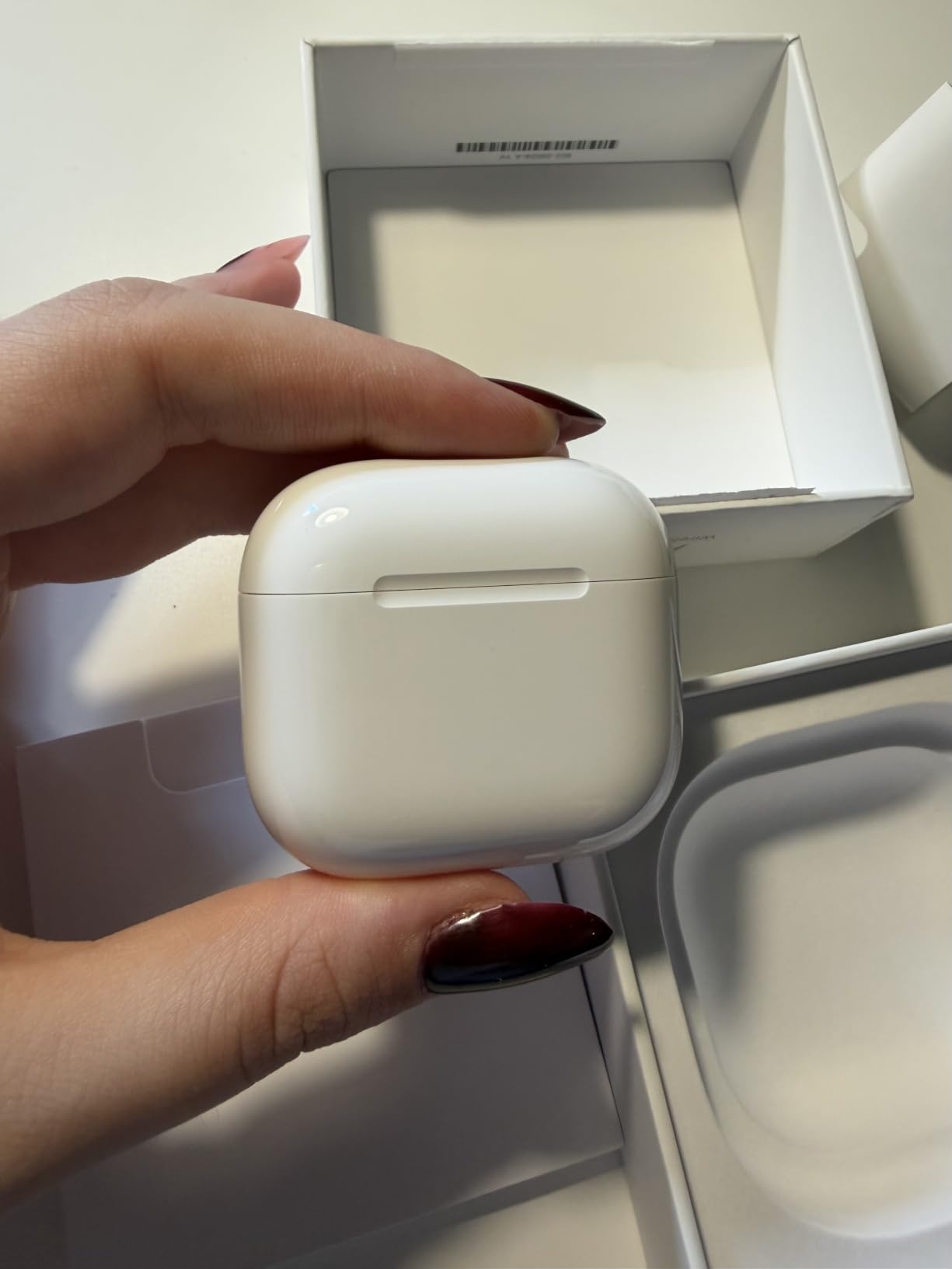Apple AirPods 5 auricolari wireless con custodia wireless