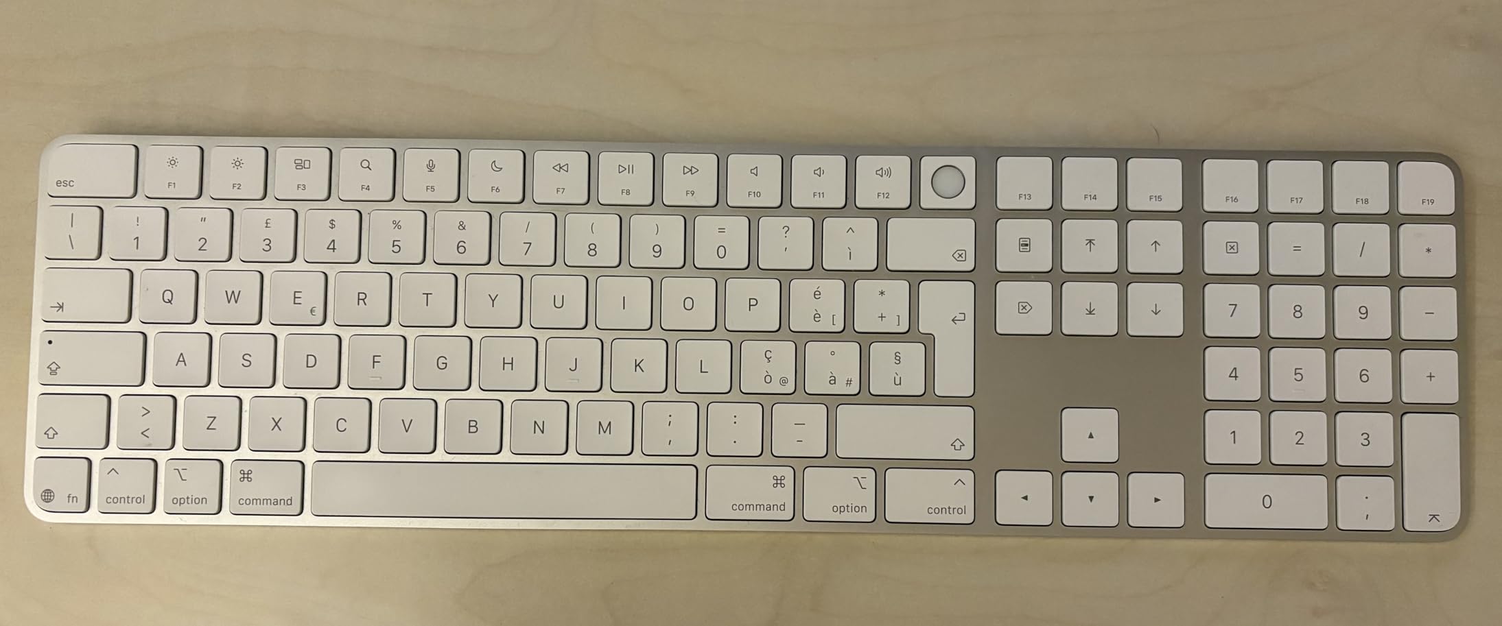 Apple Magic Keyboard Touch ID tastiera italiano tasti bianchi