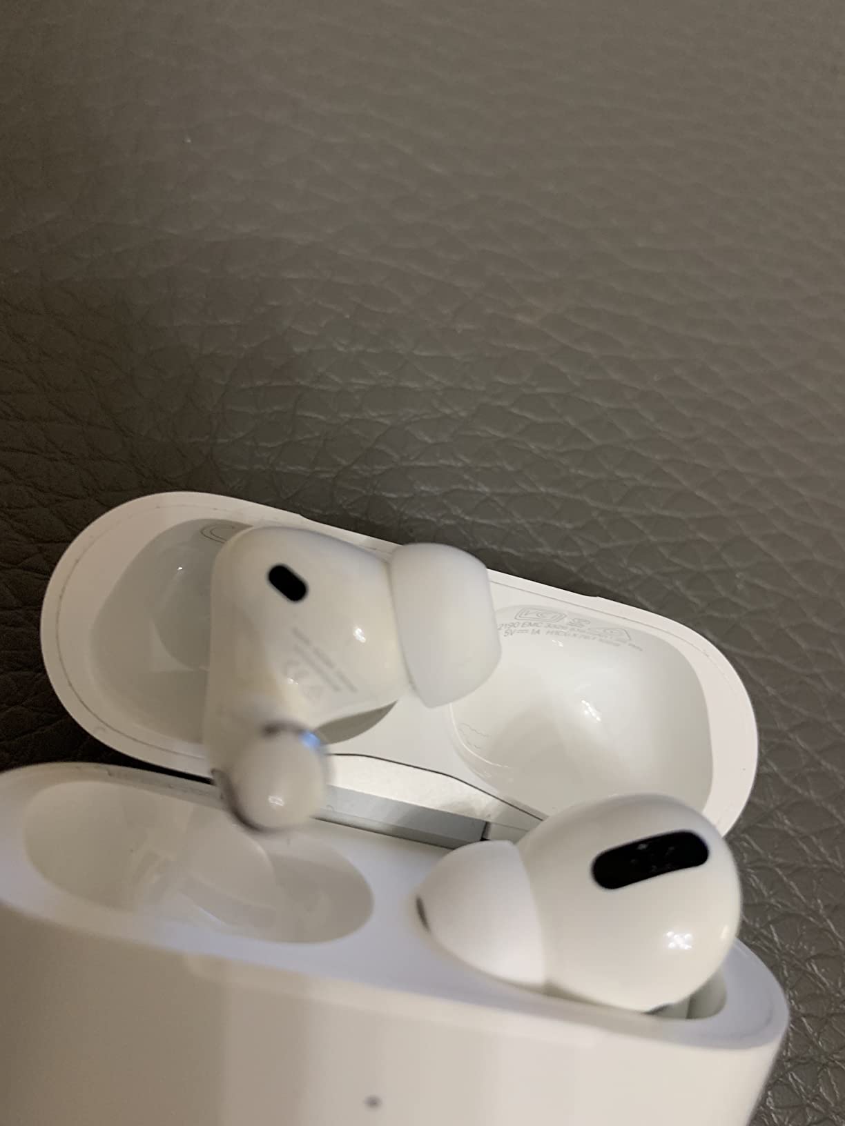 Apple AirPods Pro 1a generazione auricolari MagSafe rumore