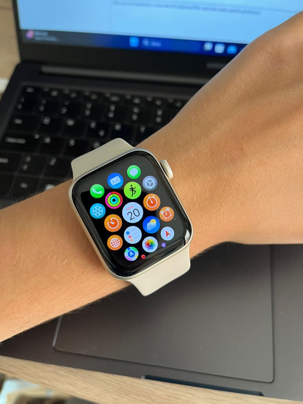 Apple Watch SE 2ª Generazione Smartwatch GPS 40mm Mezzanotte