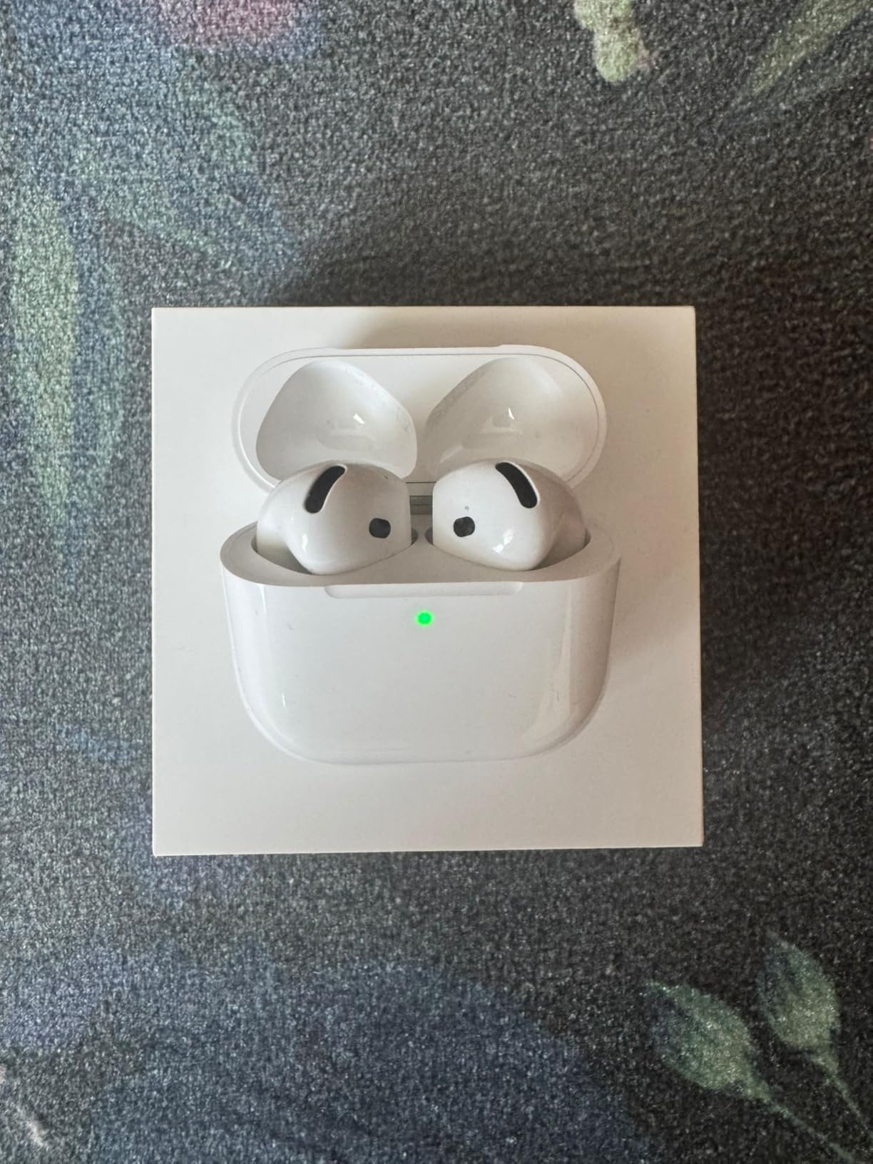 Apple AirPods 4 auricolari wireless senza cancellazione rumore USB-C