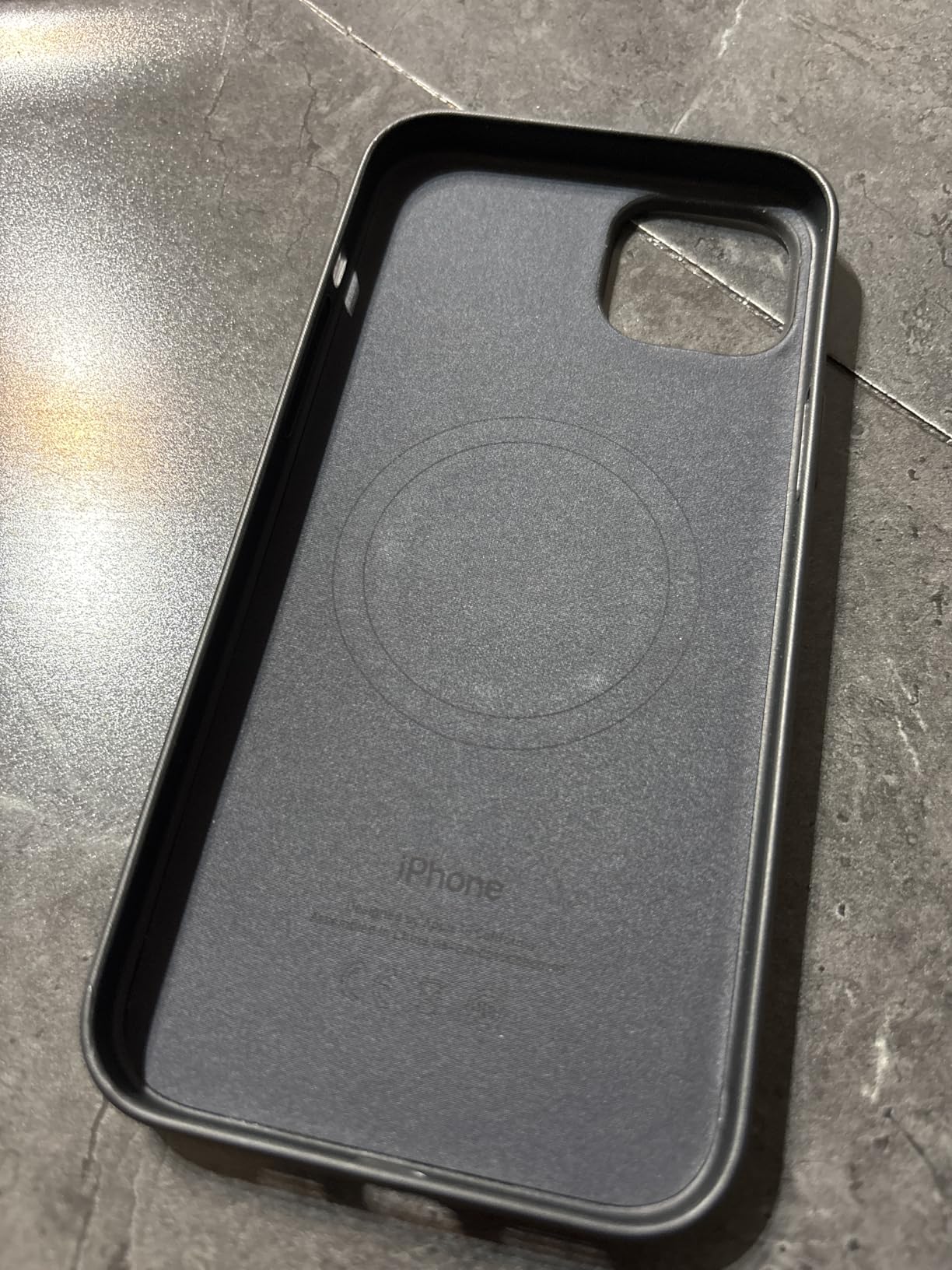 Apple FineWoven custodia iPhone 15 Plus MagSafe nera