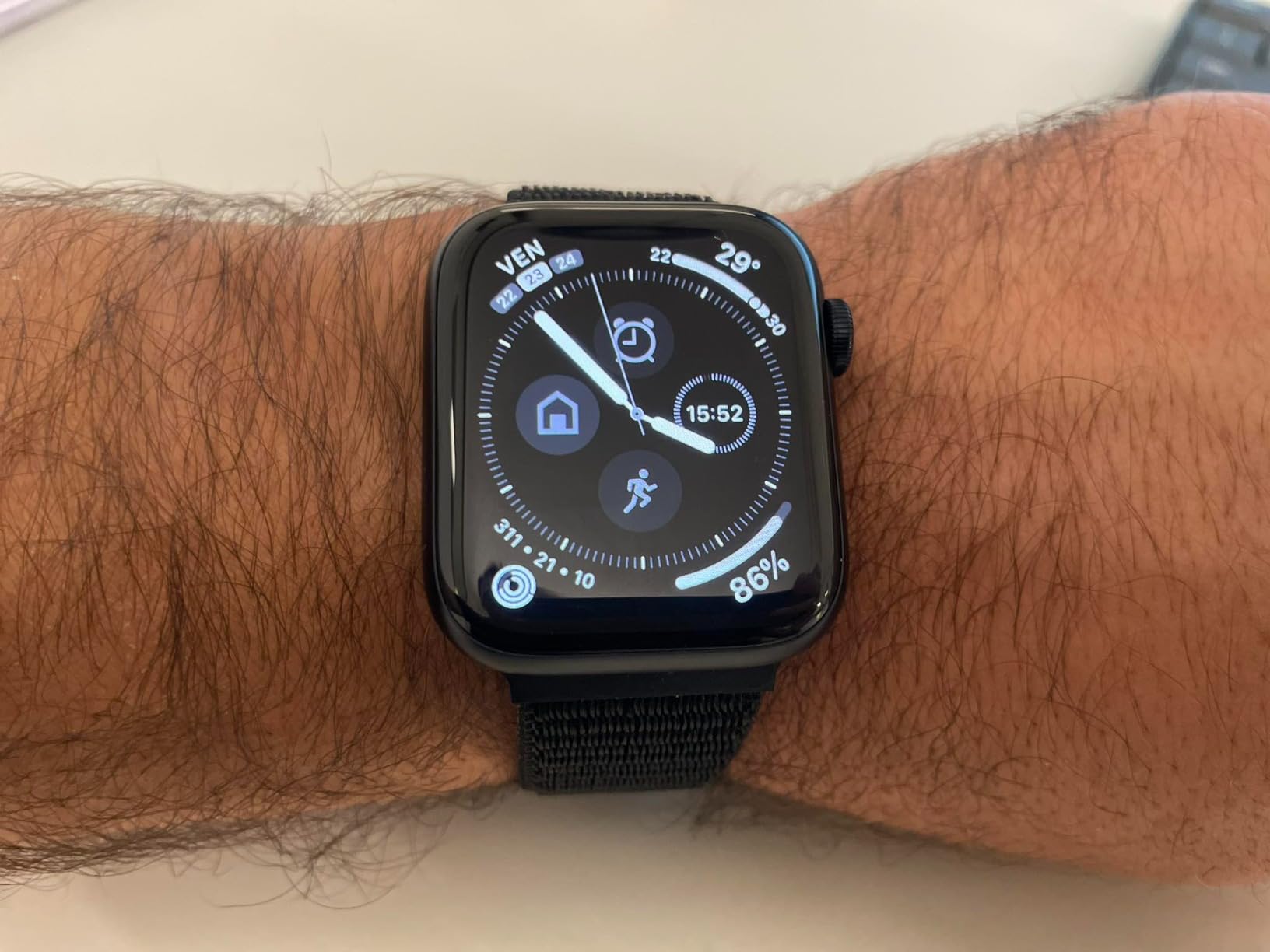 Apple Watch SE 2ª gen GPS 44mm smartwatch mezzanotte