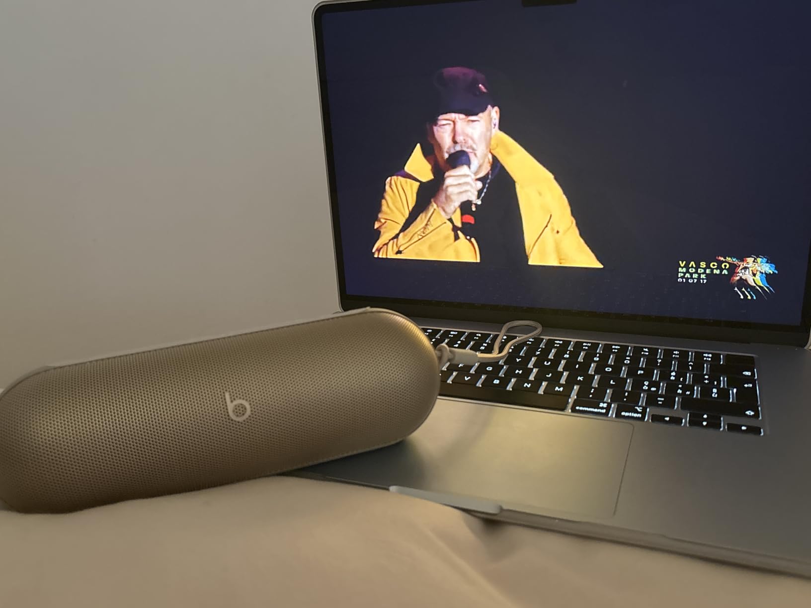 Beats Pill altoparlante bluetooth nero opaco IP67
