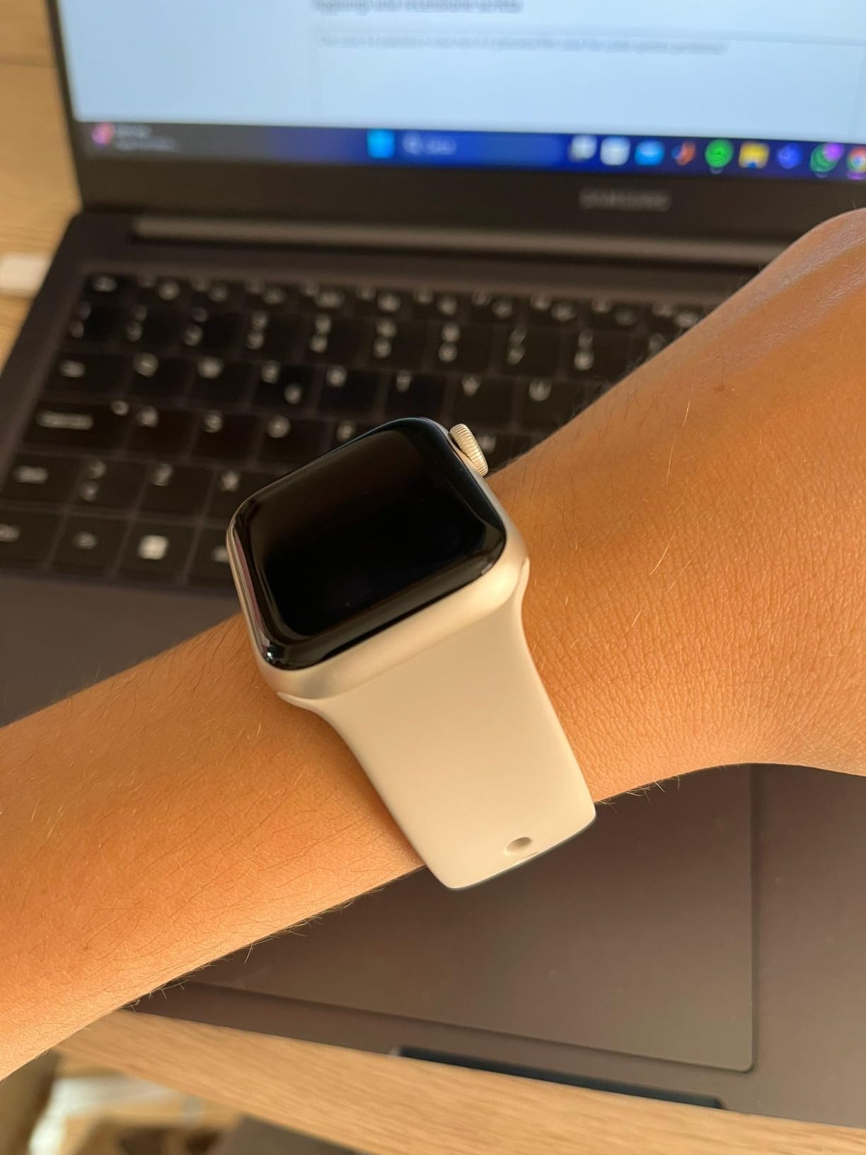 Apple Watch SE 2ª Generazione Smartwatch GPS 40mm Mezzanotte