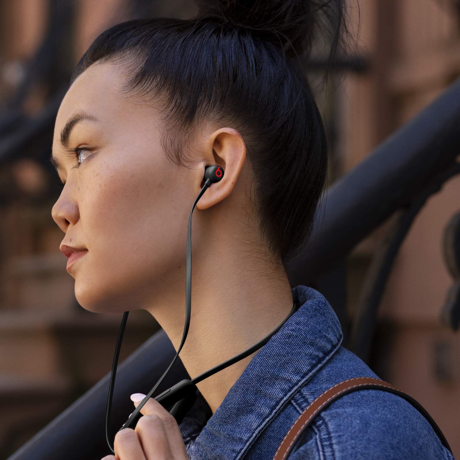 Beats Flex auricolari wireless nero 12 ore bluetooth
