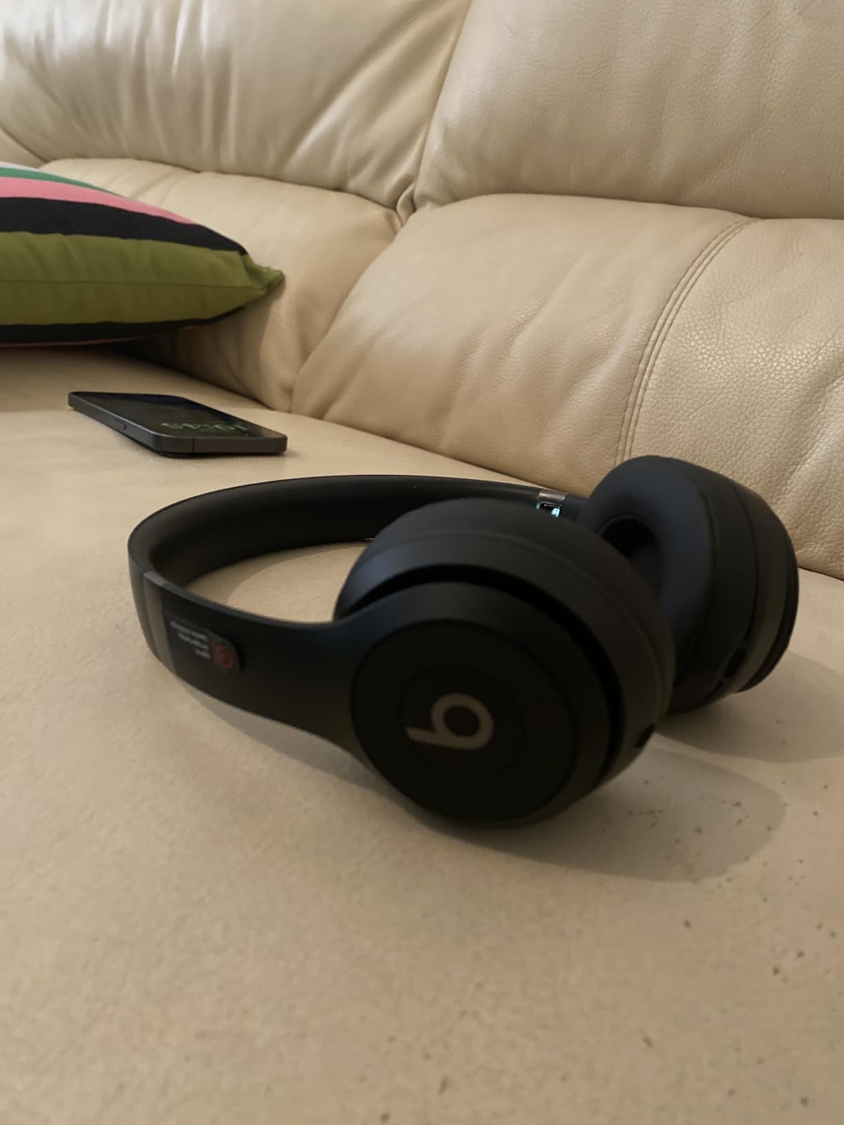 Beats Solo 4 Cuffie On-Ear Nero Opaco 50 Ore Autonomia