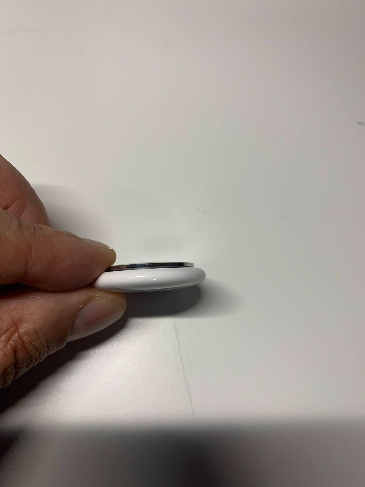 Apple AirTag localizzatore Bluetooth con Dov’è e batteria sostituibile