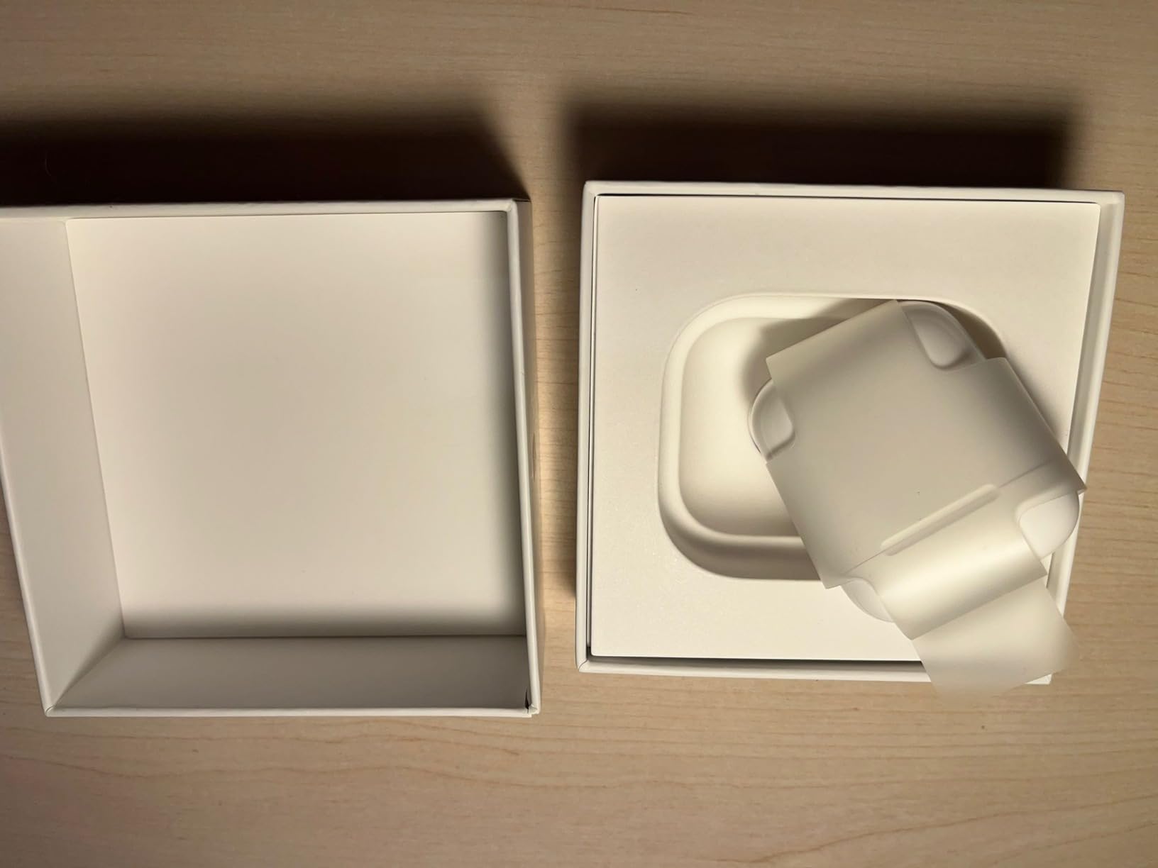 Apple AirPods 2ª generazione auricolari con custodia con cavo
