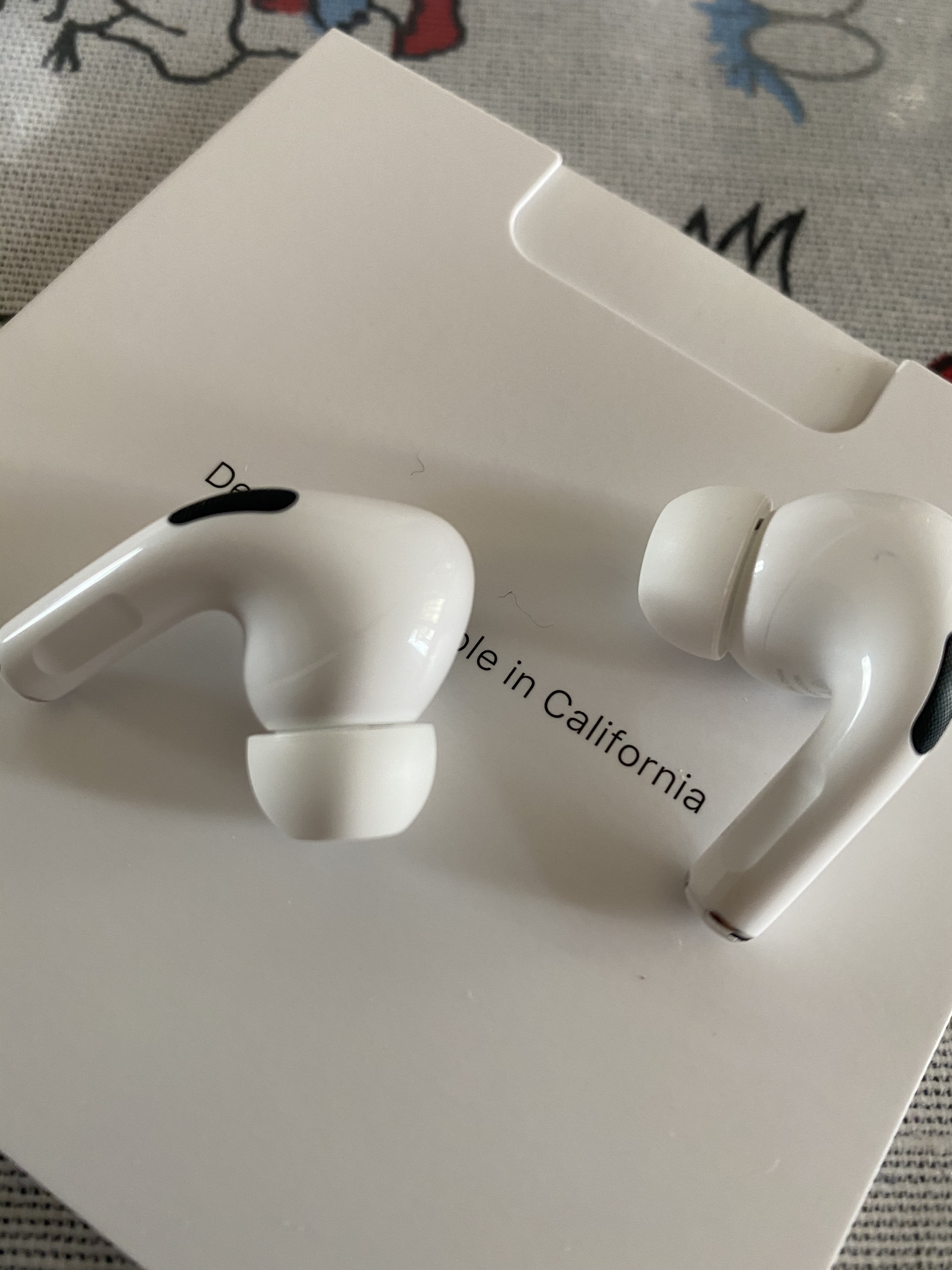 Apple AirPods Pro auricolari wireless bianchi cancellazione rumore
