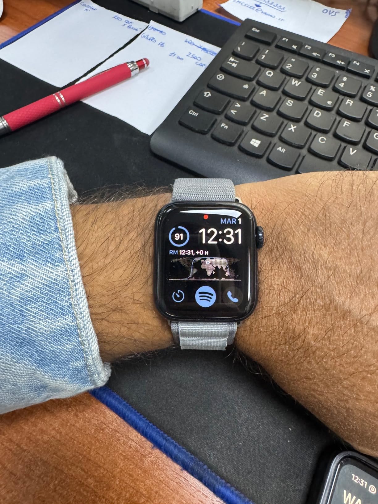 Apple Watch SE 2 gen 40mm smartwatch Galassia Cellular sonno
