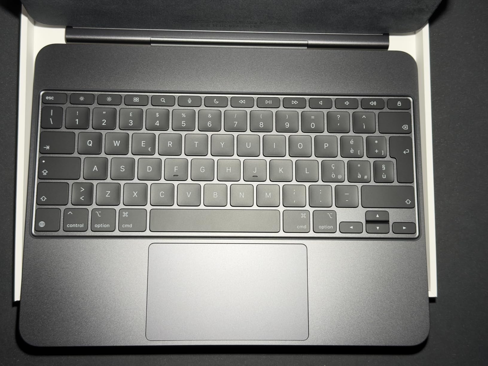 Apple Magic Keyboard iPad Pro 13 M4 tastiera italiano bianco trackpad