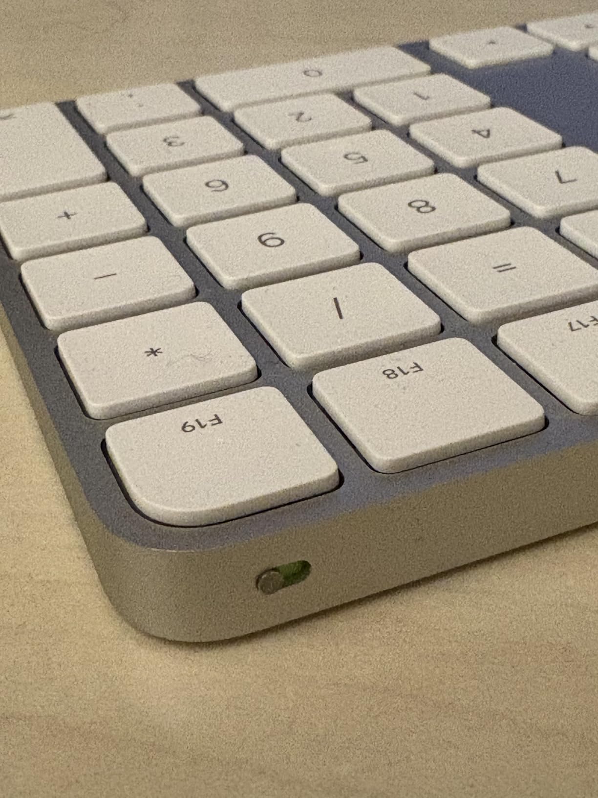 Apple Magic Keyboard Touch ID tastiera italiano tasti bianchi