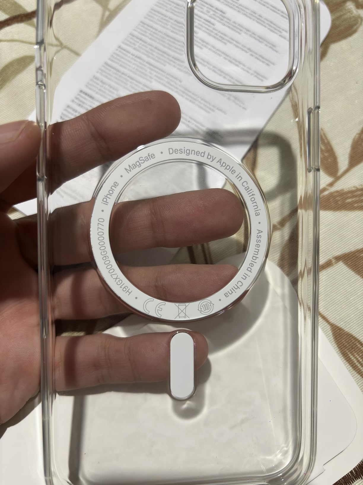Apple custodia MagSafe trasparente iPhone 15 Plus anti ingiallimento