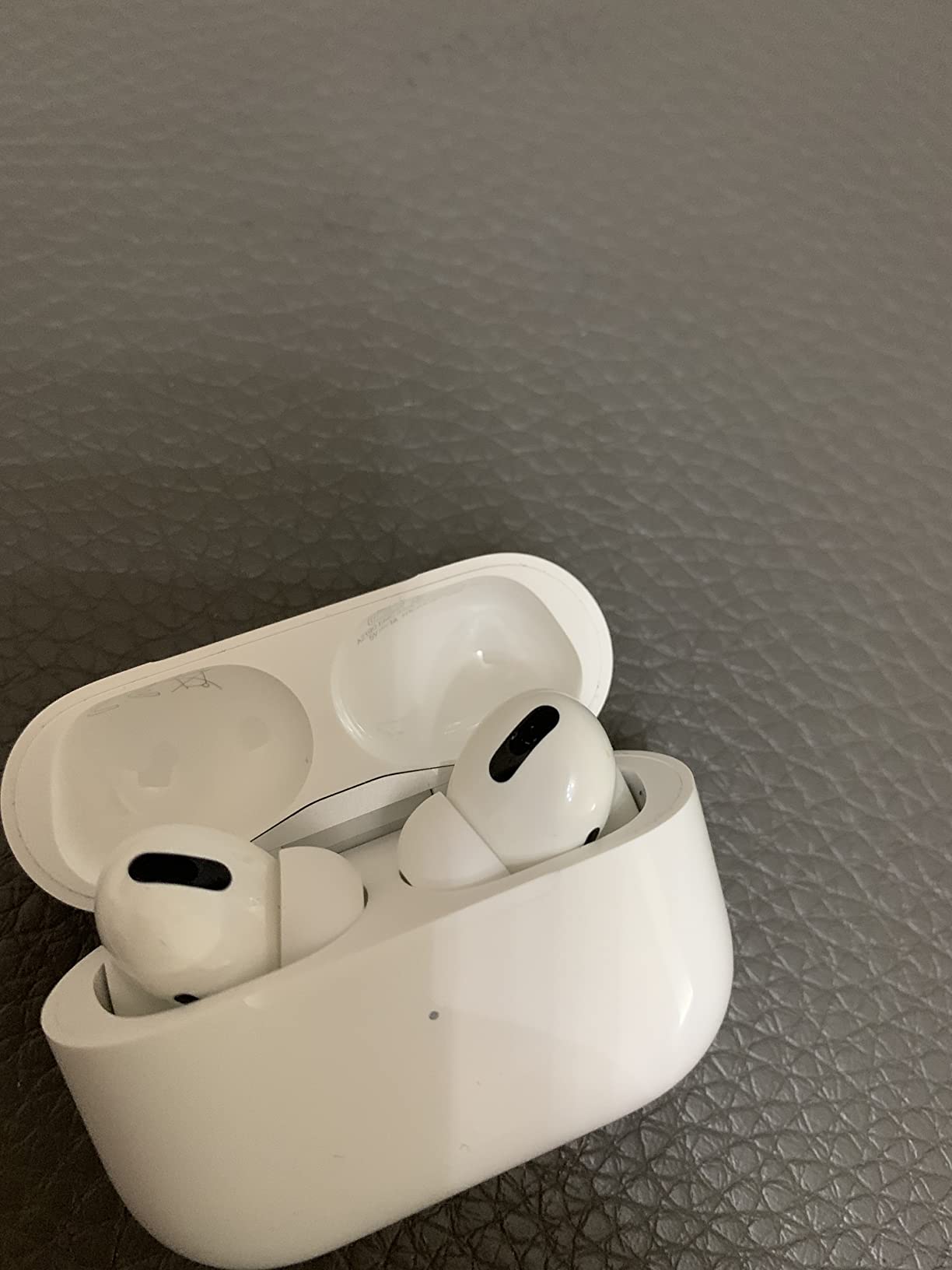 Apple AirPods Pro 1a generazione auricolari MagSafe rumore