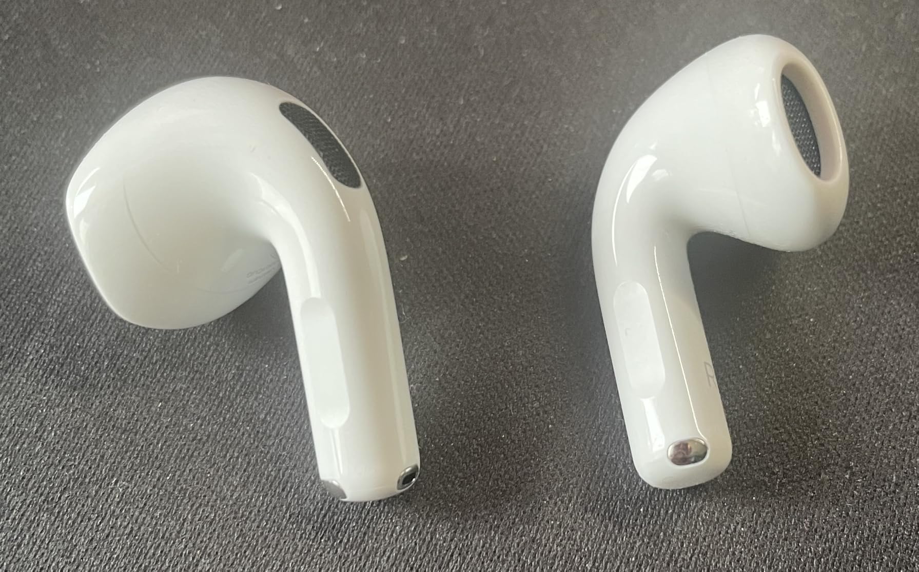 Apple AirPods 5 auricolari wireless con custodia wireless