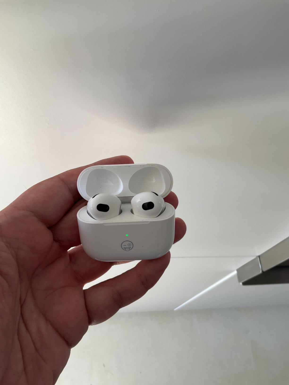 Apple AirPods terza generazione auricolari bluetooth custodia Lightning