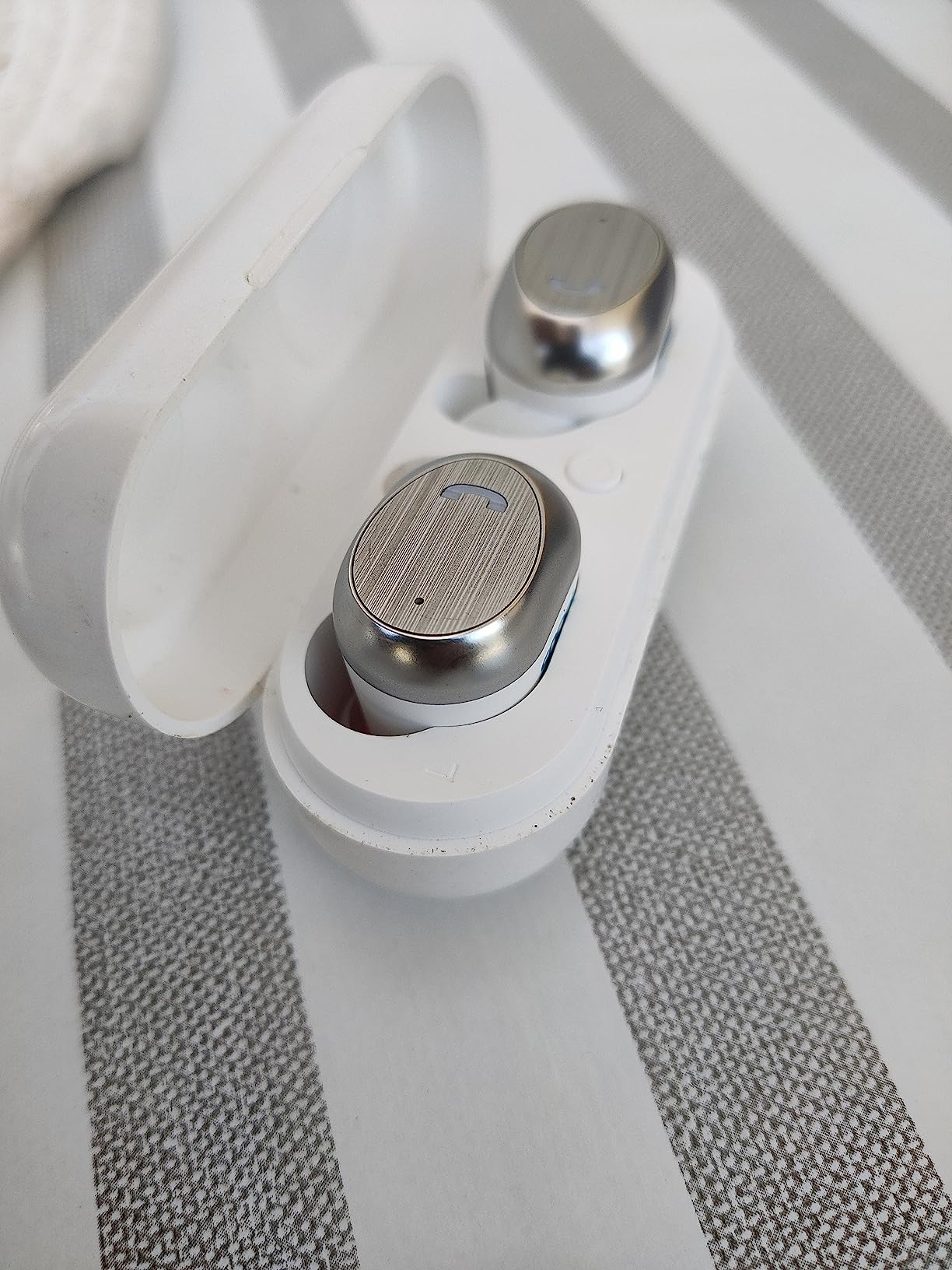 Elari NanoPods Sport cuffie wireless bianche IP67