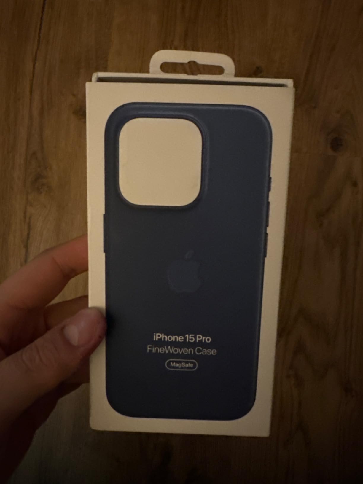 Apple Custodia FineWoven iPhone 15 Pro MagSafe Nero Microtwill