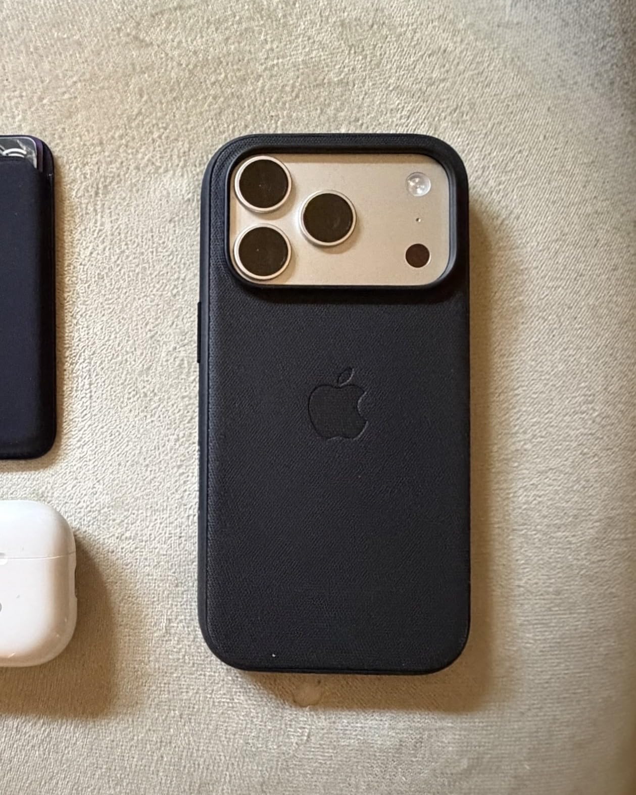 Apple TechWoven iPhone 18 Pro custodia MagSafe Gelso