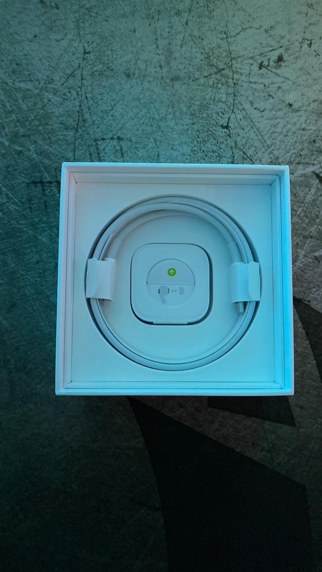 Apple AirPods Pro auricolari wireless bianchi cancellazione rumore