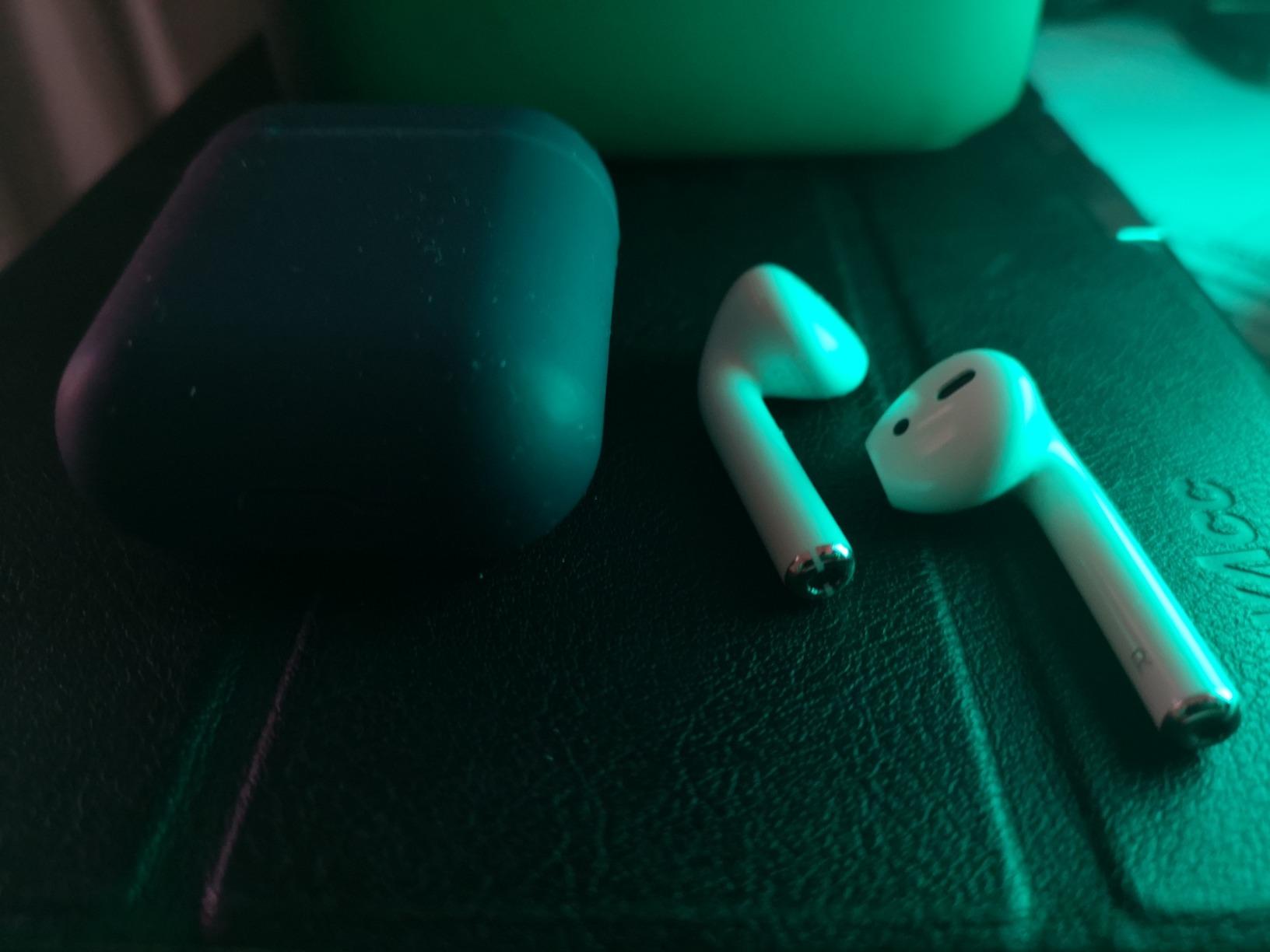 Apple AirPods 2ª generazione auricolari con custodia con cavo