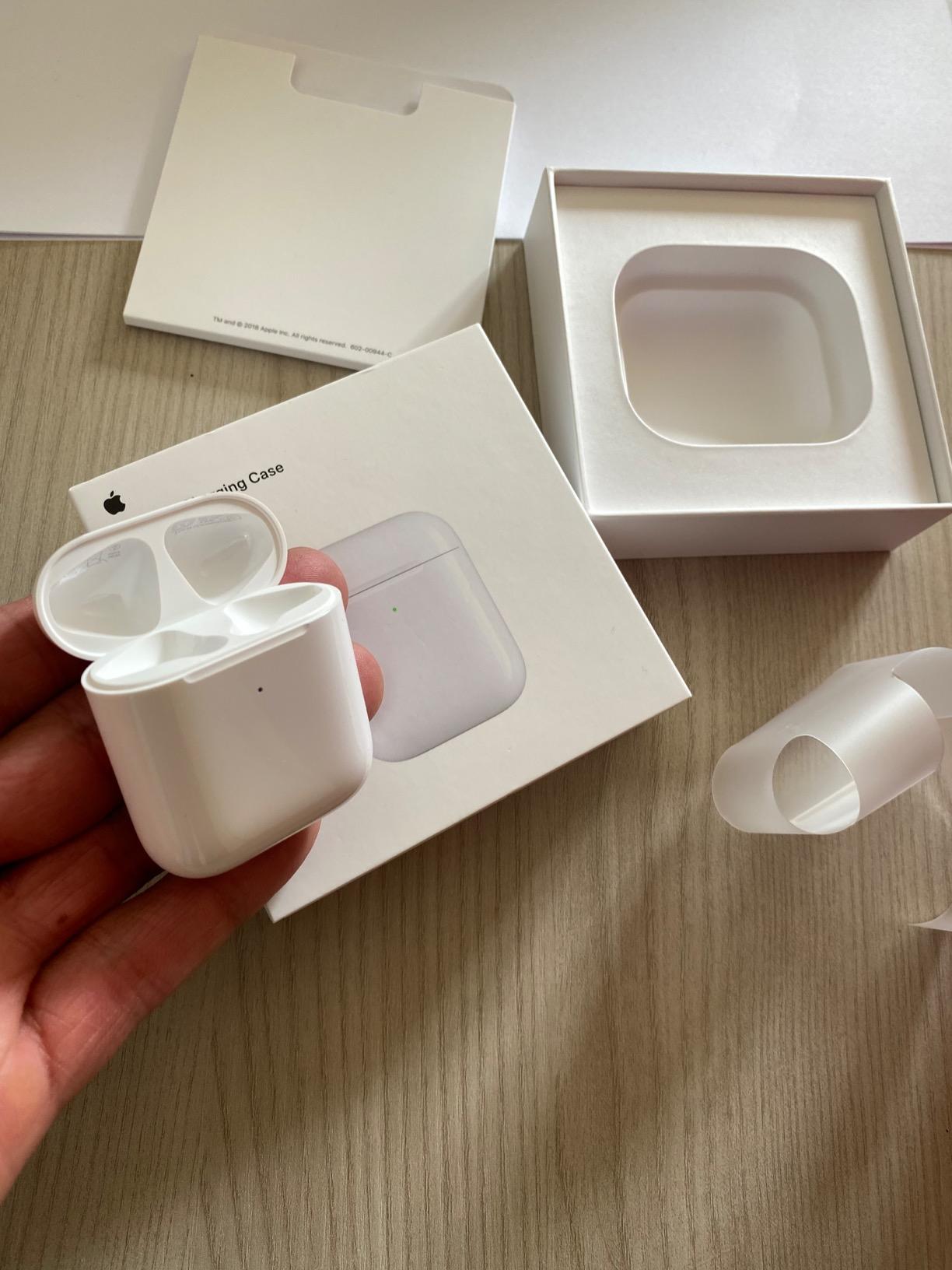 Apple custodia ricarica wireless per AirPods con Lightning