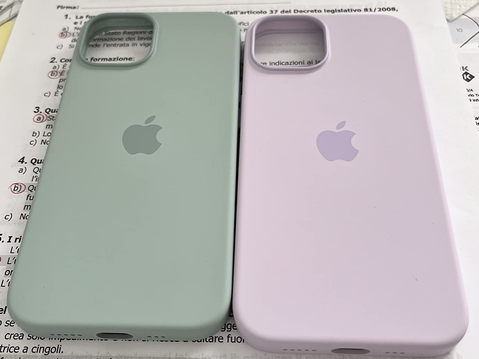 Apple Custodia MagSafe iPhone 14 cover silicone Mezzanotte
