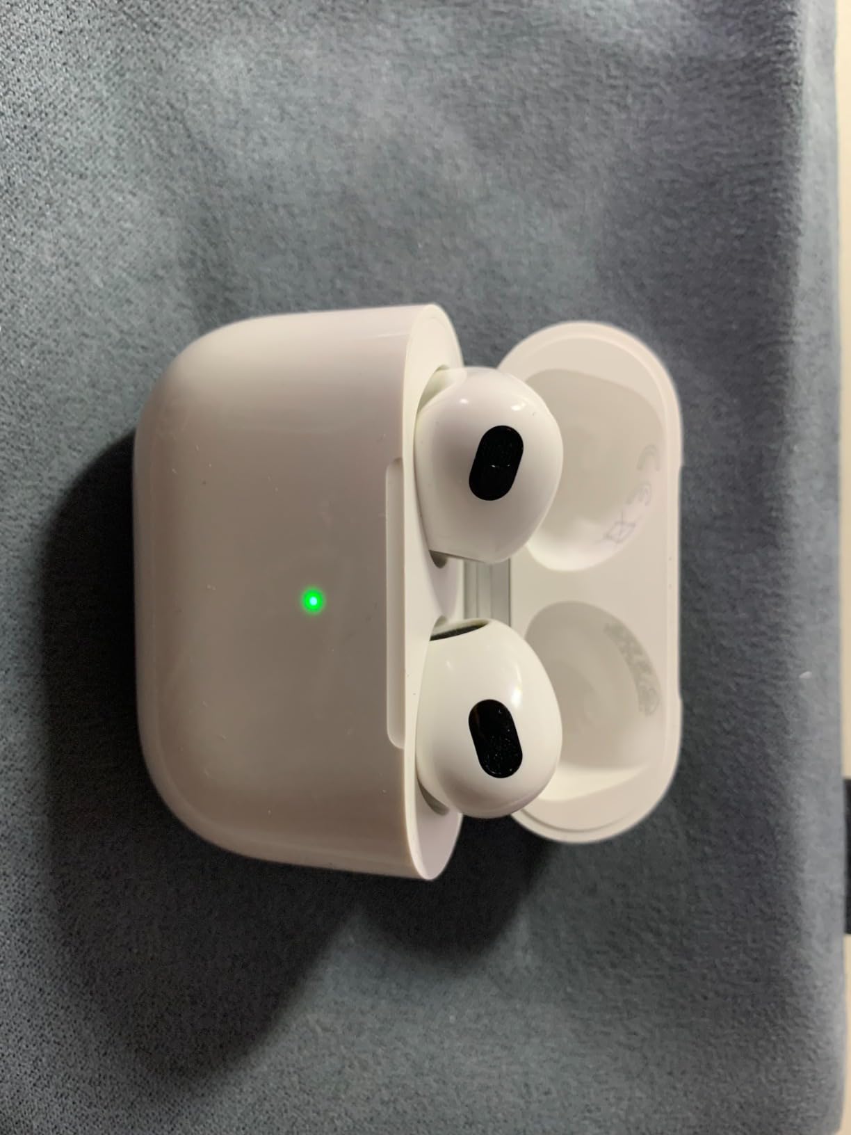 Apple AirPods terza generazione auricolari bluetooth custodia Lightning