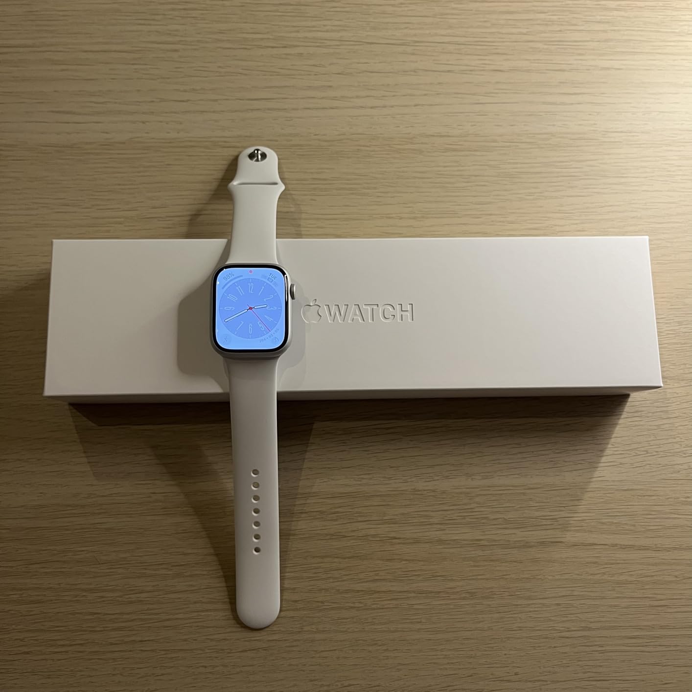 Apple Watch Series 8 GPS 45mm smartwatch argento cinturino bianco ossigeno