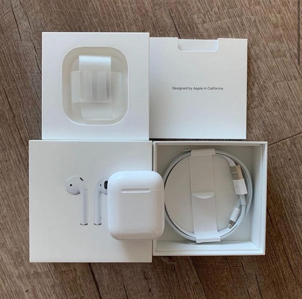 Apple AirPods 2ª generazione auricolari con custodia con cavo