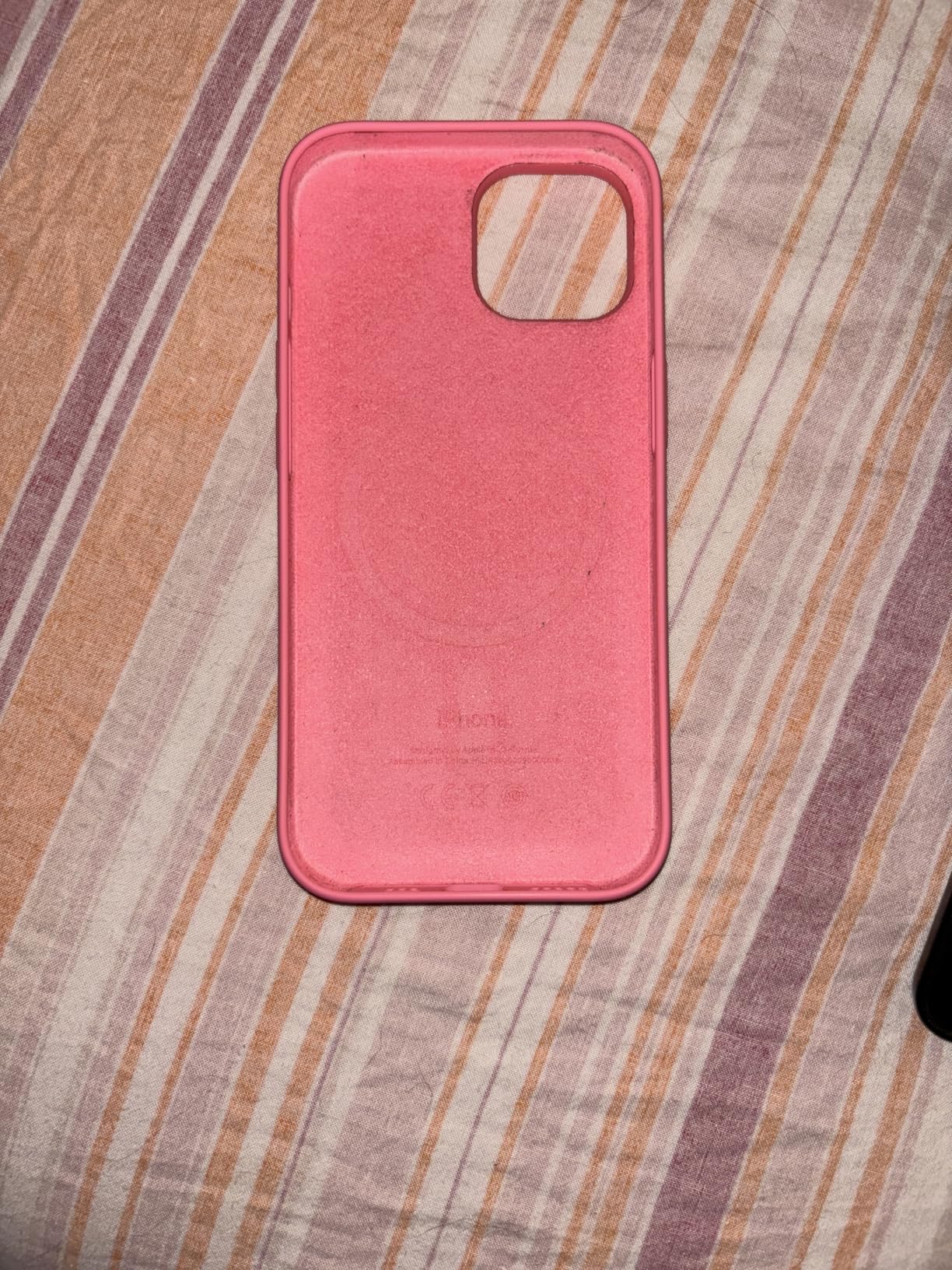 Apple iPhone 15 custodia MagSafe silicone rosa antigraffio