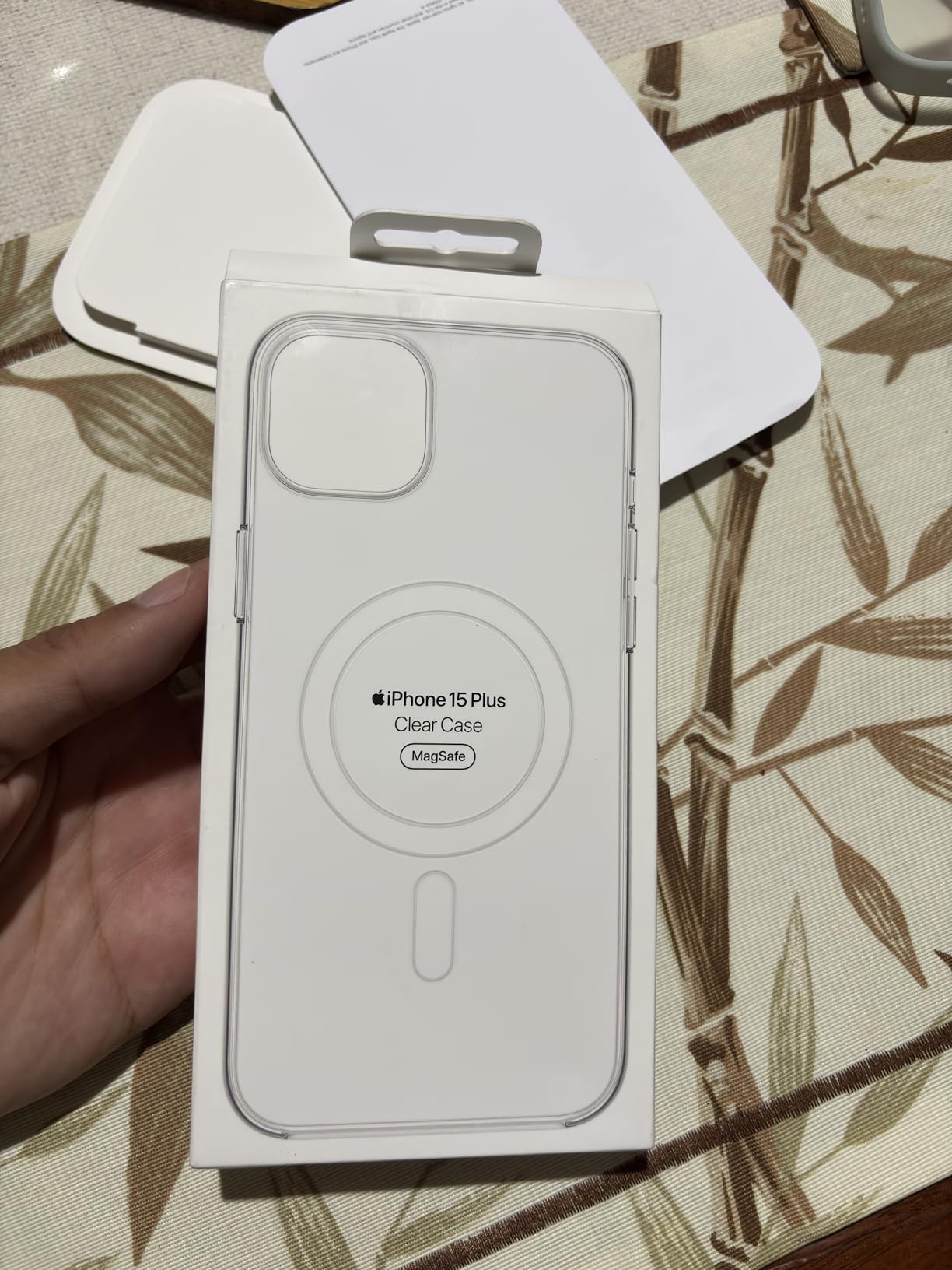 Apple custodia MagSafe trasparente iPhone 15 Plus anti ingiallimento