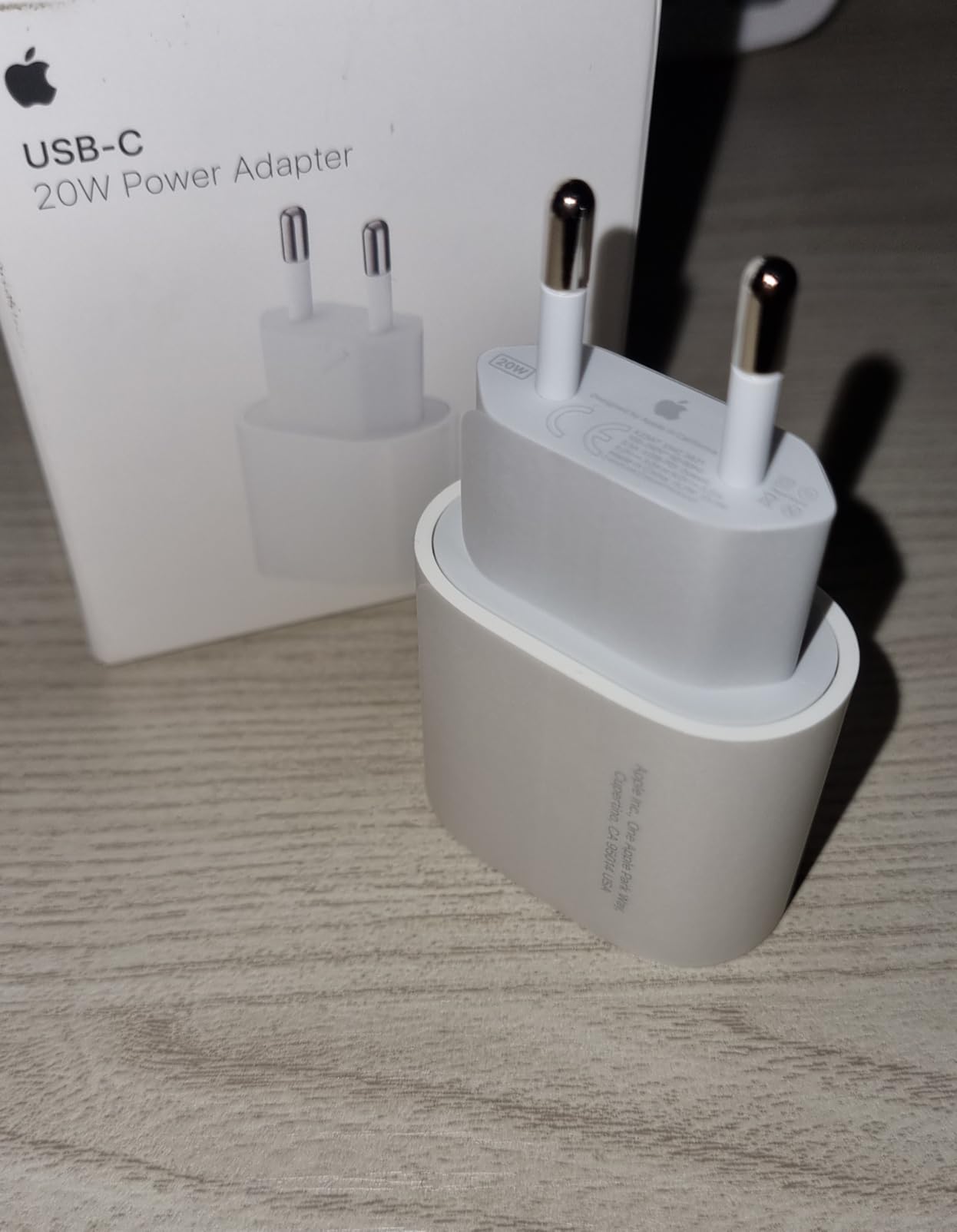 Apple USB-C 20W caricabatterie solo alimentatore