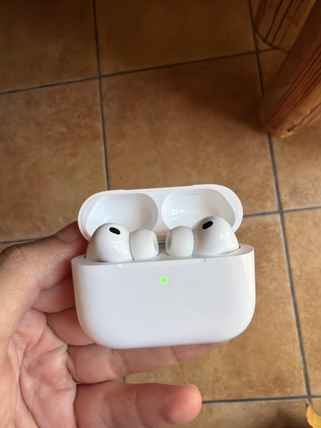Apple AirPods Pro 3 cuffie bluetooth cancellazione rumore
