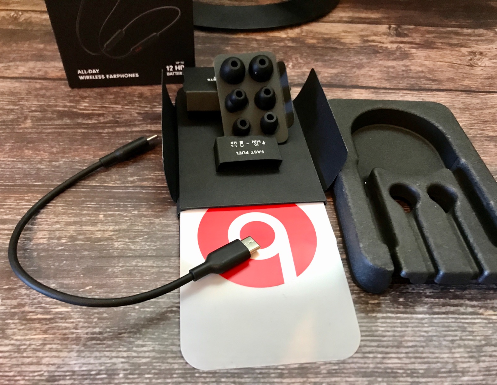 Beats Flex auricolari wireless nero 12 ore bluetooth
