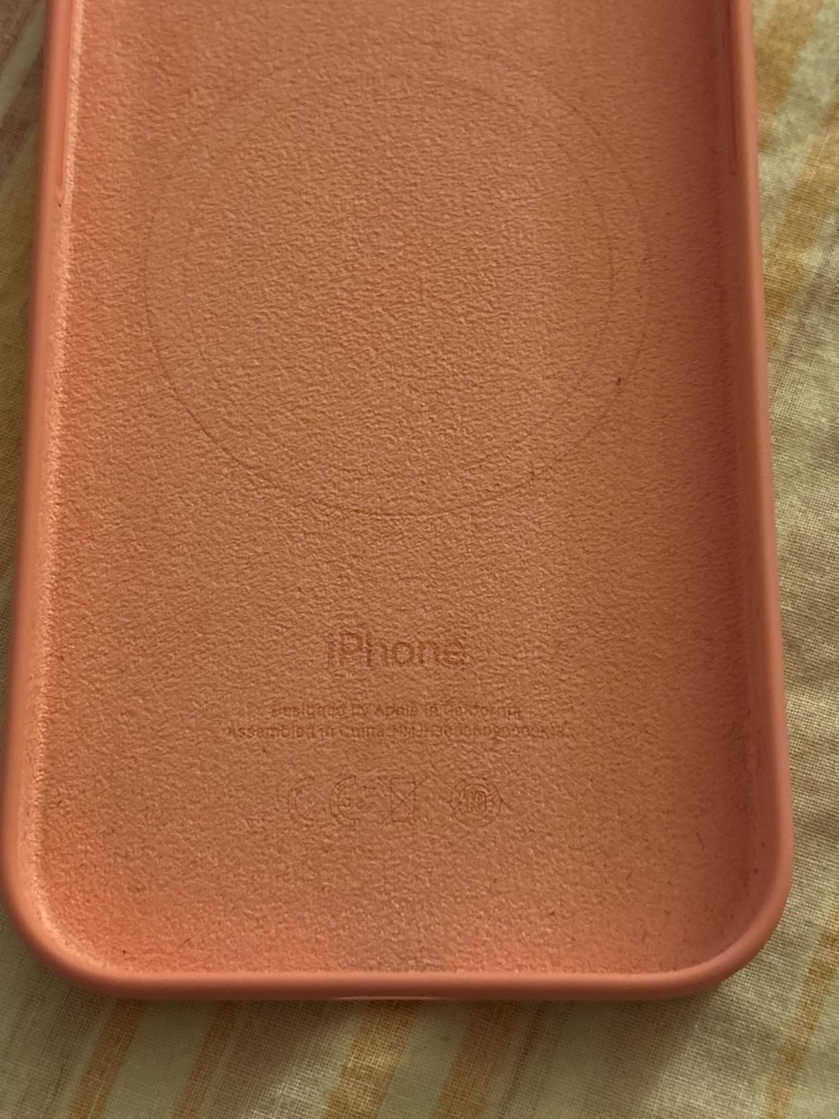 Apple iPhone 15 custodia MagSafe silicone rosa antigraffio