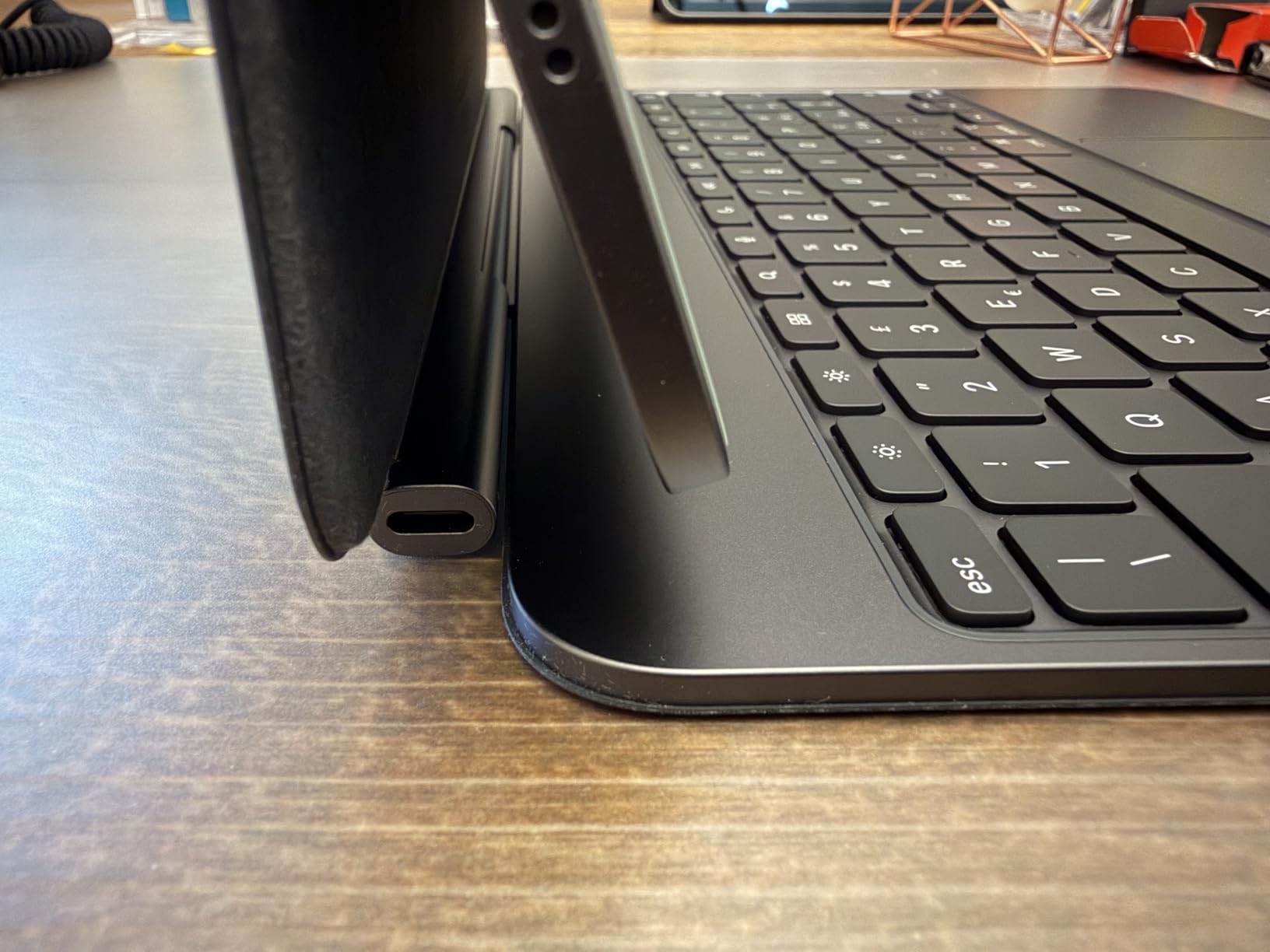 Apple Magic Keyboard iPad Pro 13 M4 tastiera italiano bianco trackpad