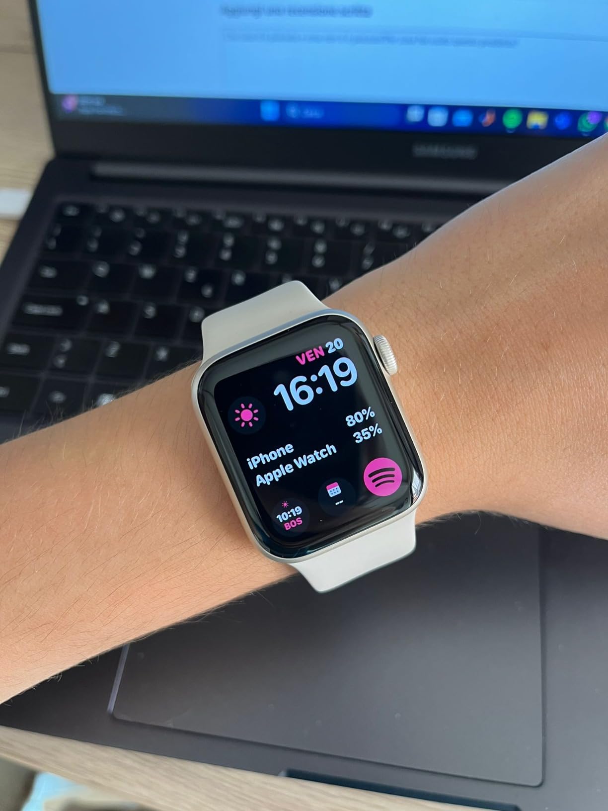 Apple Watch SE 2ª Generazione Smartwatch GPS 40mm Mezzanotte