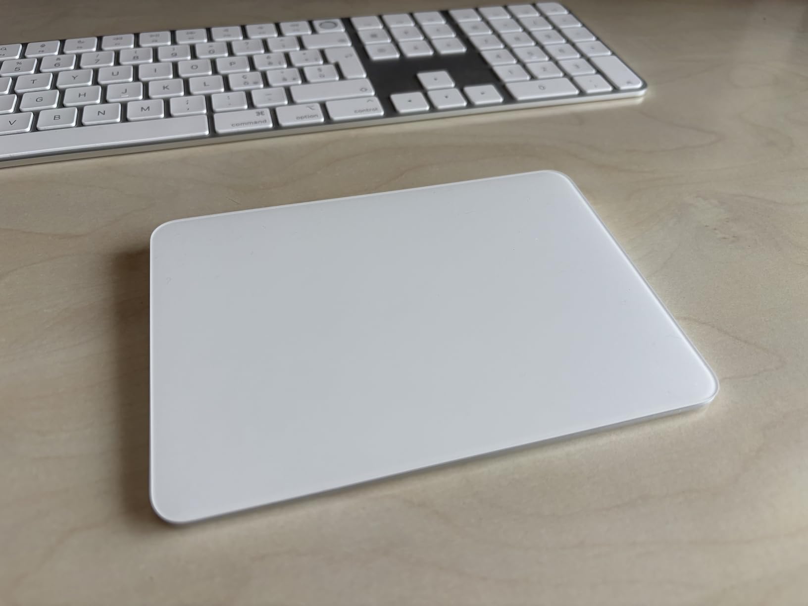 Apple Magic Trackpad Multi-Touch Superficie Bianca wireless